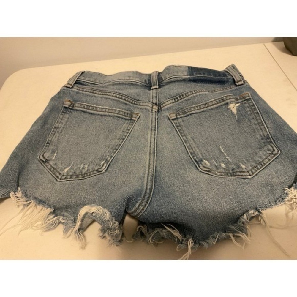 Abercrombie & Fitch "The Mom Short" High Rize Dark Wash Distressed Short Sz 2 - Picture 6 of 6